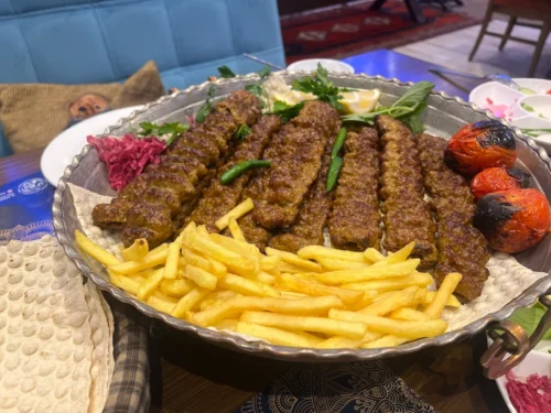 غذاهای ایرانی در رستوران لیالی اصفهان دبی