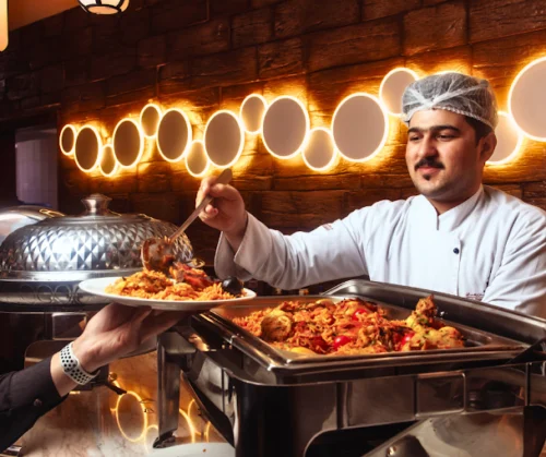 نگاهی کلی به رستوران Naya Dubai restaurant