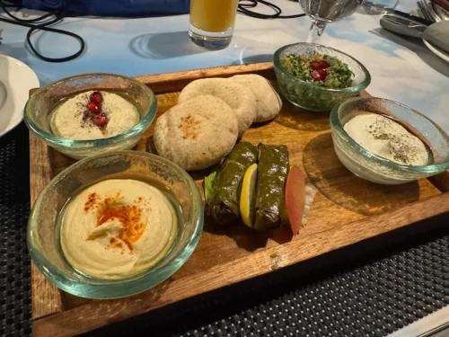 غذاهای سبک در رستوران Dinner Dubai Marina Restaurant