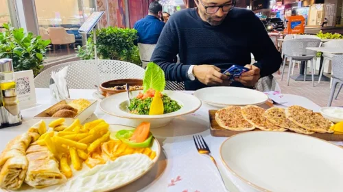 باربیکیوی سبزیجات در رستوران Zahir Dubai Restaurant