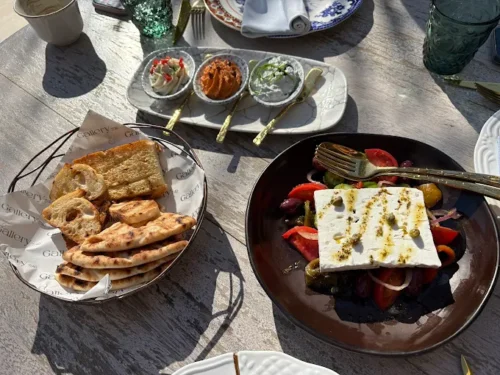 بررسی پیش غذاهای رستوران The Gallery Dubai Restaurant