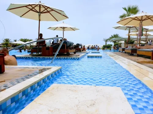 سوشیهای ژاپنی در رستوران آزور بیچ دبی