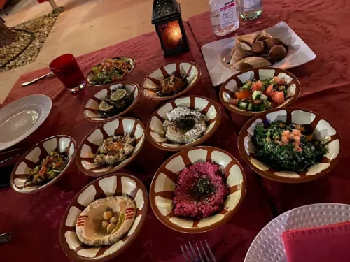 امکانات خاص رستوران Amaseena Dubai Restaurant