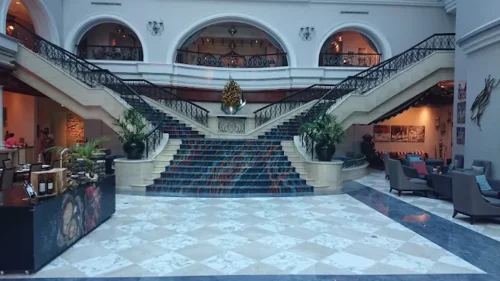 نگاهی اجمالی رستوران Somerset Dubai Restaurant