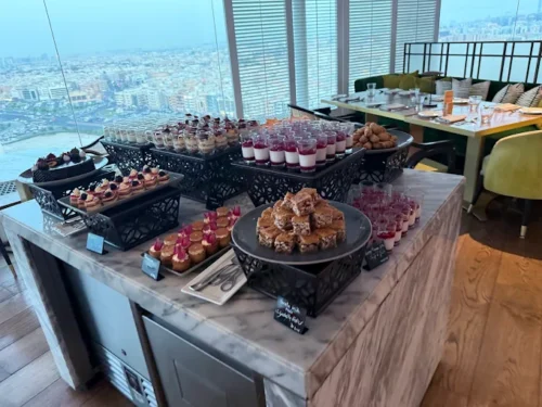 سرو قلیان در رستوران گردان ال دوار دبی