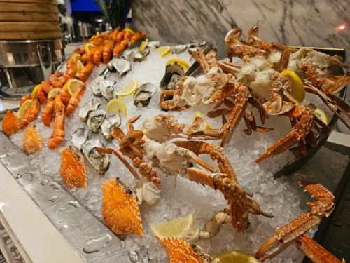 خوراکهای مدیترانهای رستوران Al Dawaar Revolving Dubai Restaurant