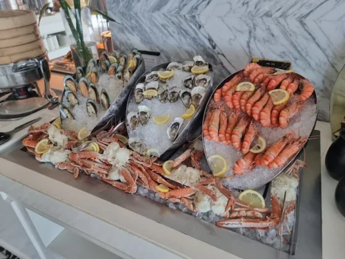 لابی شیک رستوران Al Dawaar Revolving Dubai Restaurant