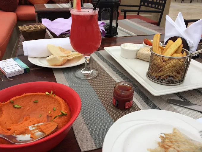 بررسی منو دسرهای رنگارنگ رستوران ال ساراب روفتاپ لانژ دبی