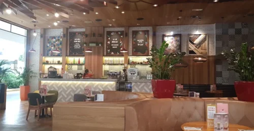 سرو سریع و آسان غذا در رستوران Giraffe Abu Dhabi Restaurant