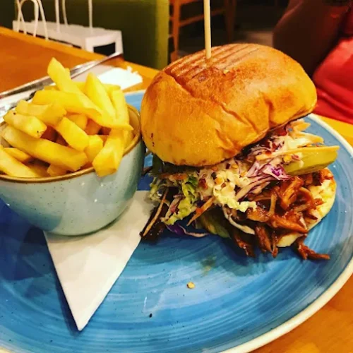 صفر تا صد رستوران Giraffe Abu Dhabi Restaurant