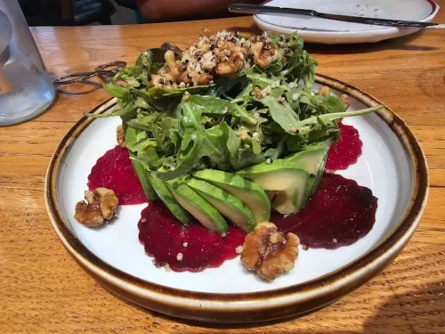 امکانات موجود در رستوران تریبس دبی